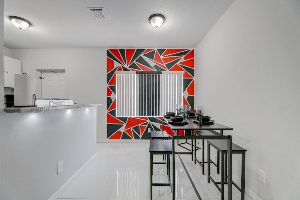 Deco Drive Miami • Near Hard Rock Stadium • South Beach • Wynwood 外观 照片