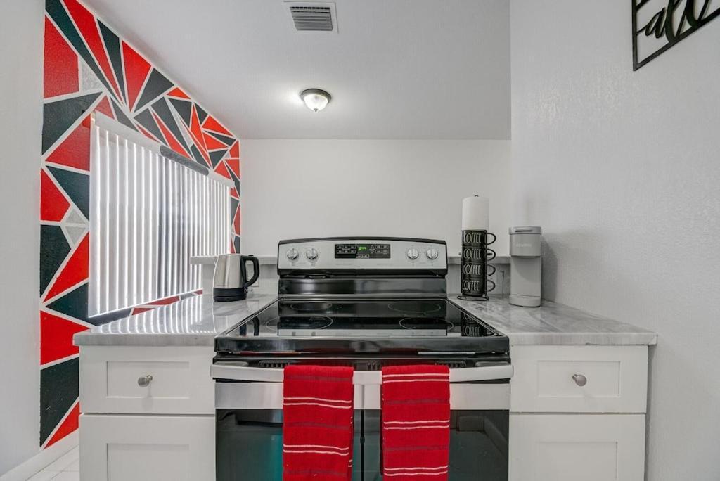 Deco Drive Miami • Near Hard Rock Stadium • South Beach • Wynwood 外观 照片