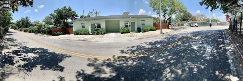 Deco Drive Miami • Near Hard Rock Stadium • South Beach • Wynwood 外观 照片